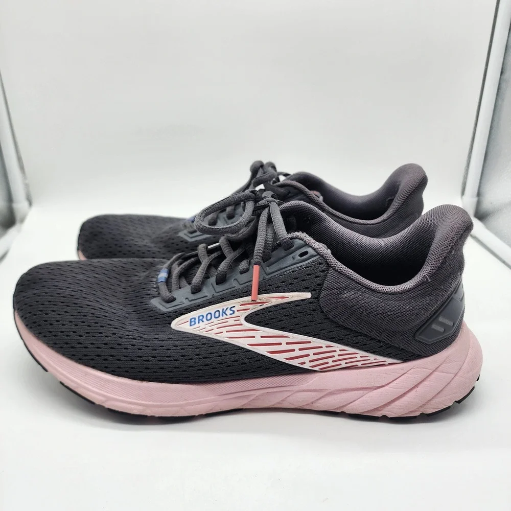Brooks anthem running